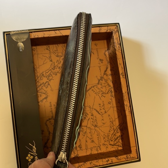 Patricia Nash Cassini Wristlet Tooled Turquoise NWT & GIFT BOX 🎁 - Picture 6 of 7